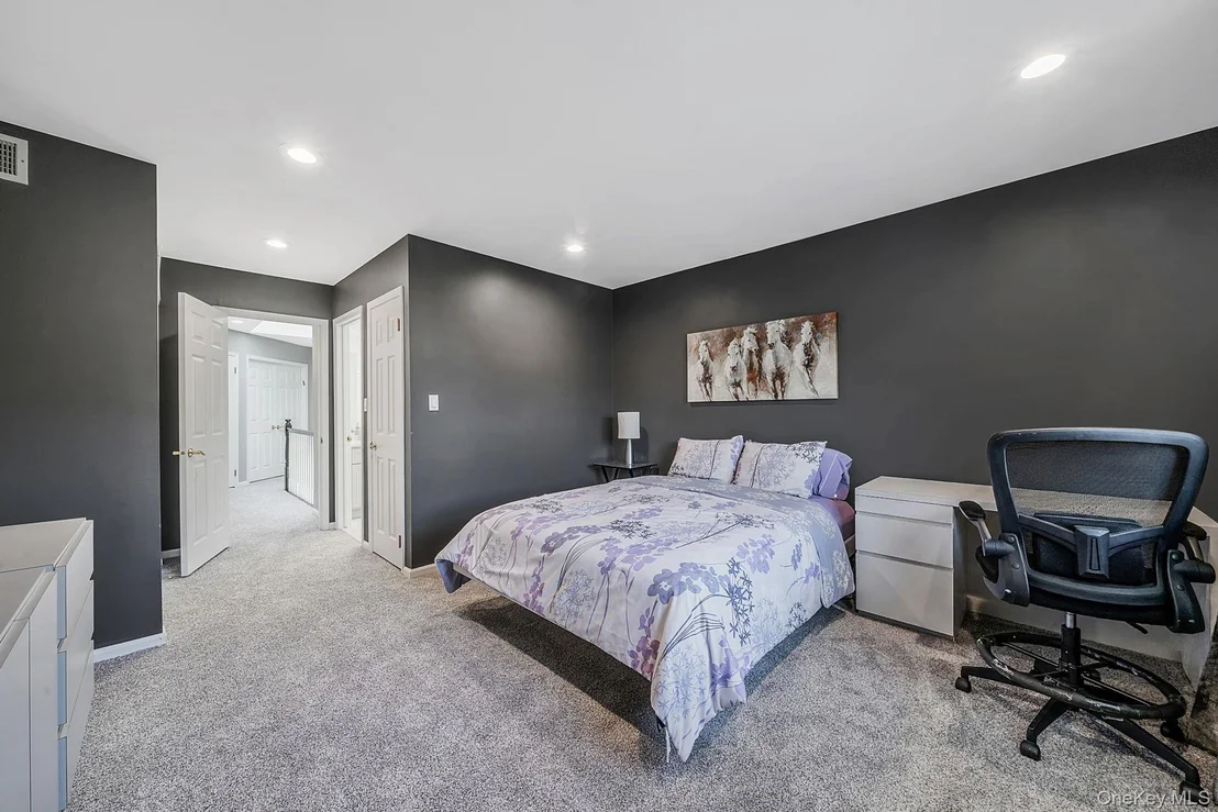 Photo of 86 Hamlet Drive