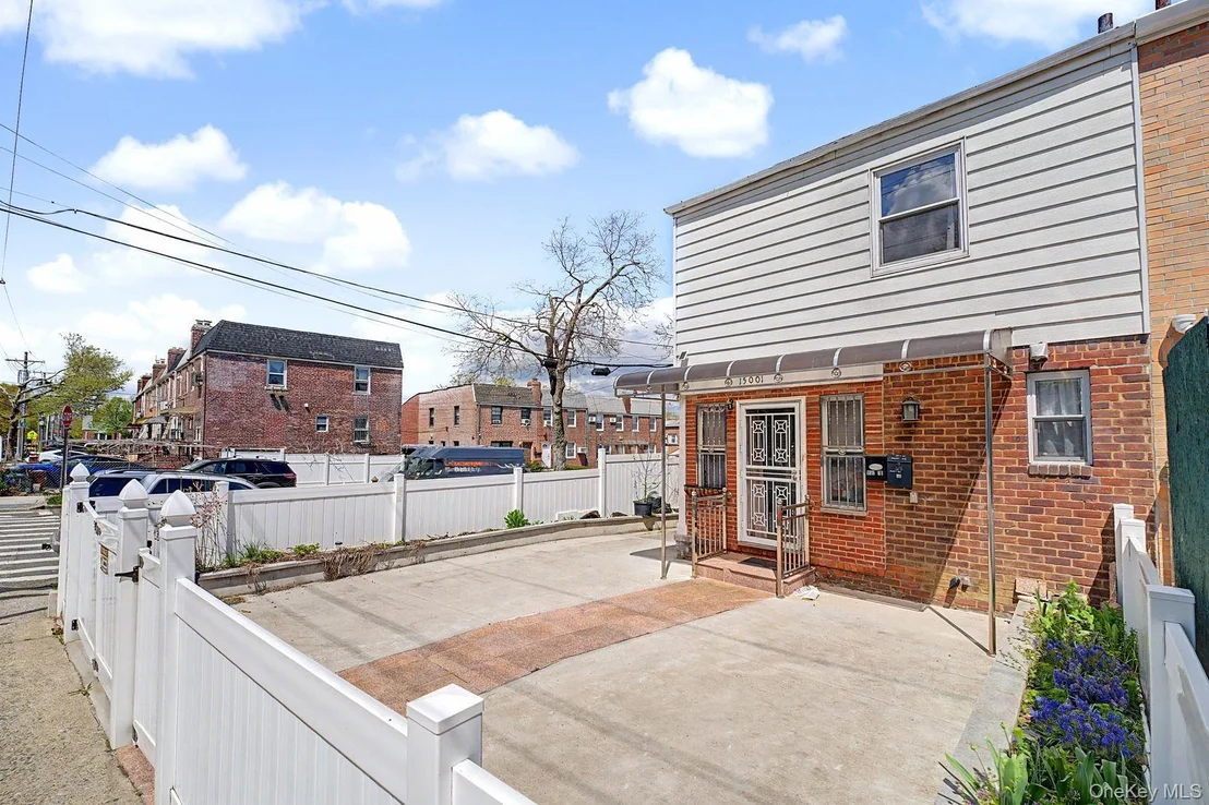 Photo of 15001 Reeves Avenue
