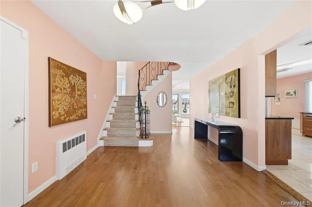 Photo of 3094 Riverside Drive