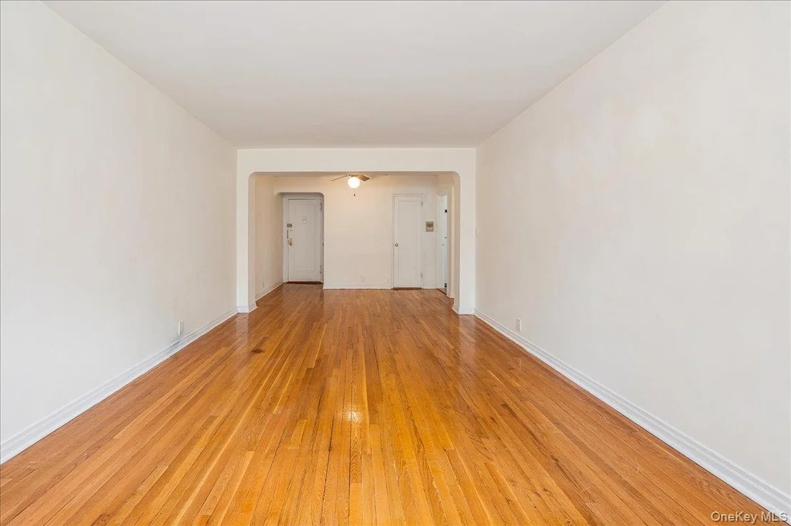 Photo of Unit 4D at 821 Bronx River Road