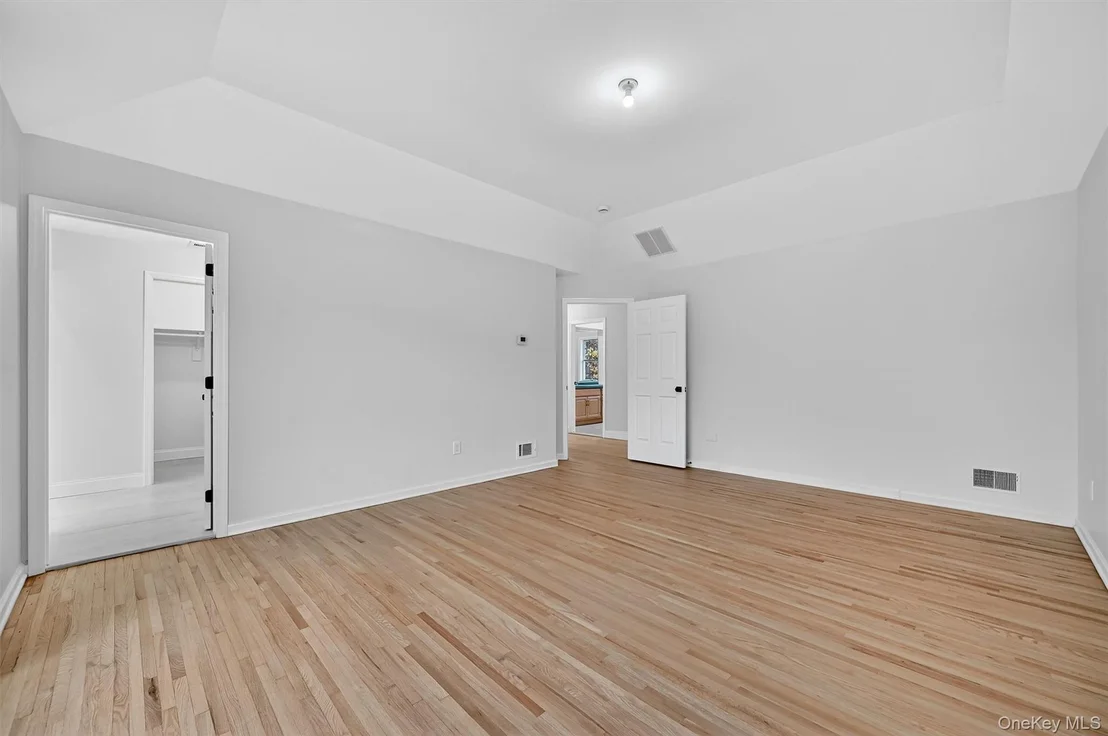 Photo of 33 Crystal Farm Road