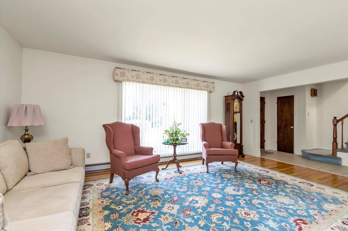 Photo of 7 Sunset Avenue