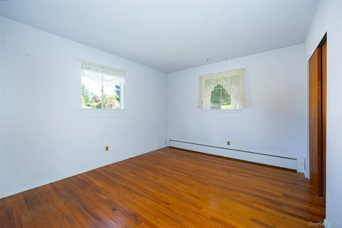 Photo of 22 Howland Avenue