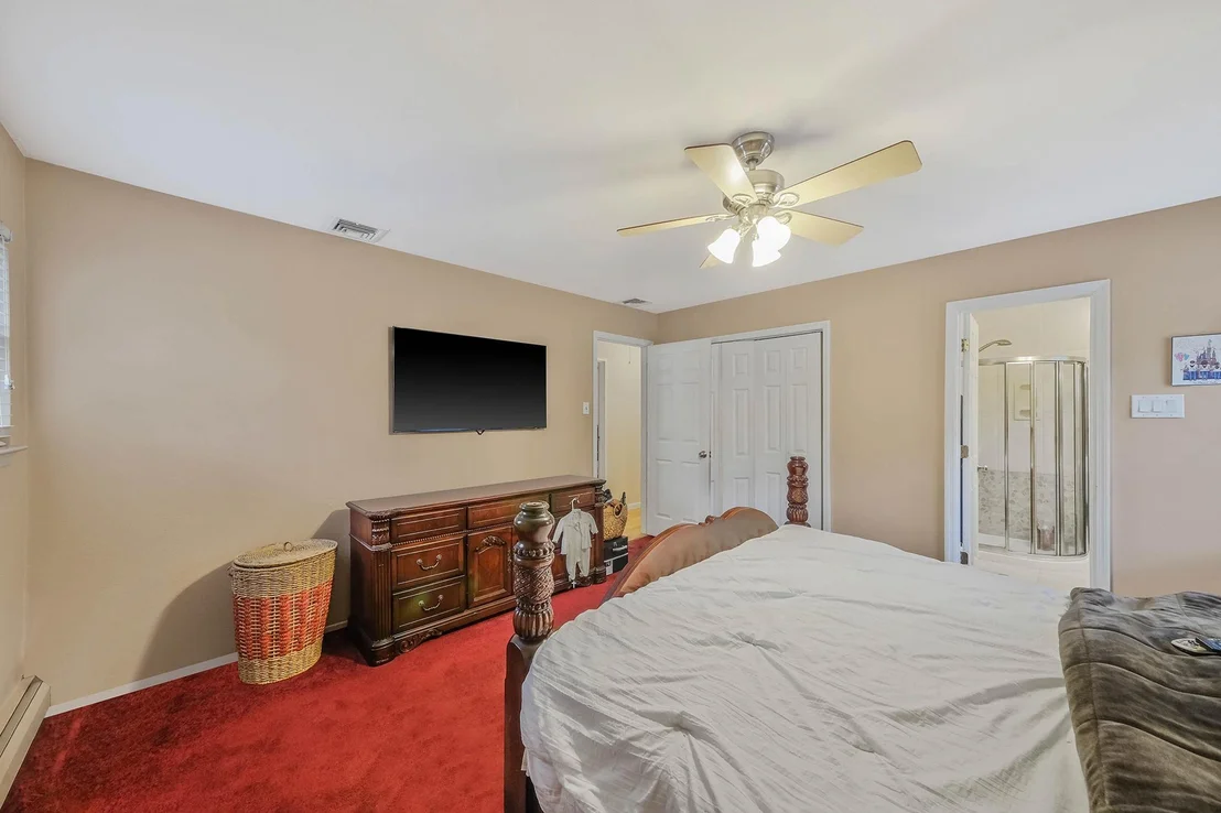 Photo of 8 Peconic Lane
