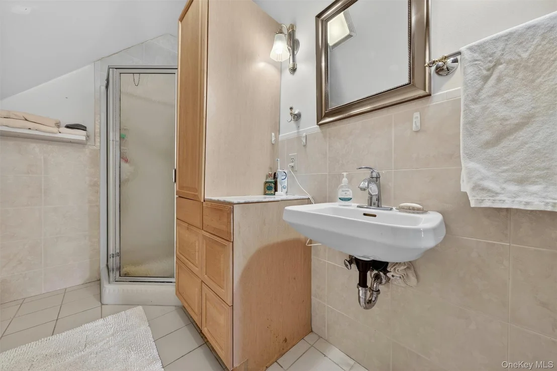 Photo of 48 Farries Avenue
