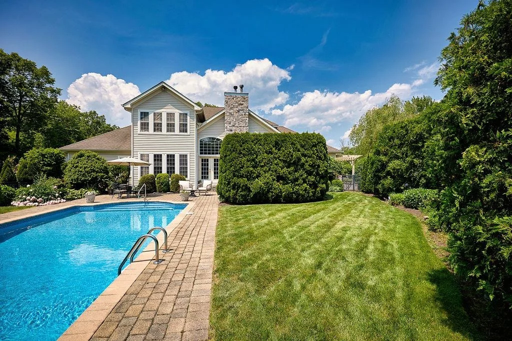 Photo of 57 Coachlight Drive