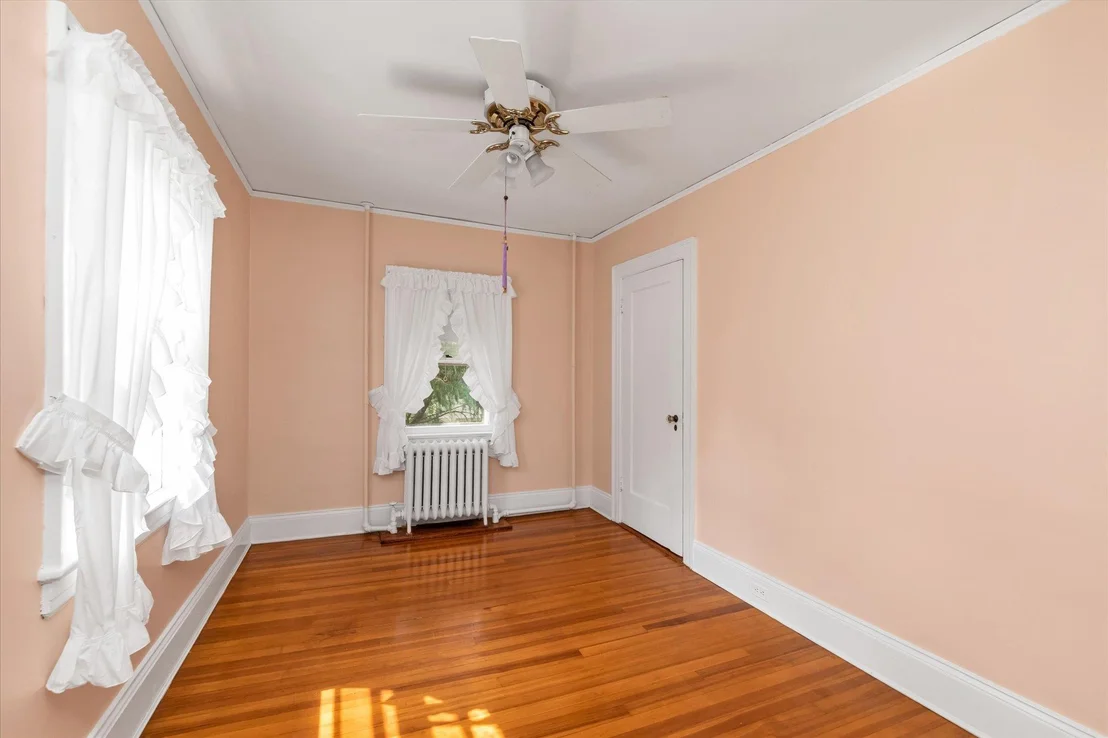 Photo of 2485 Park Avenue