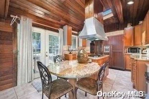 Photo of 320 Commack Road
