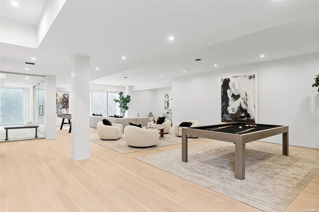 Photo of 637 Halsey Lane