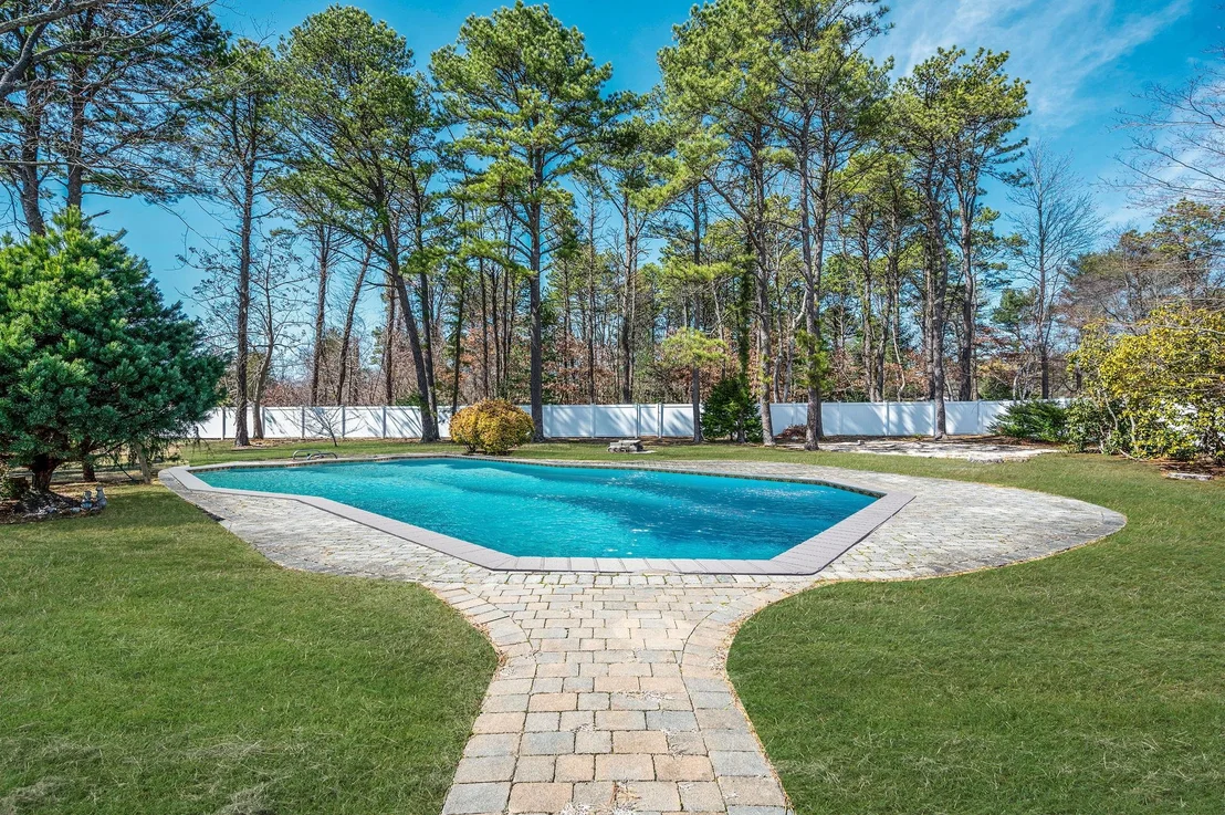 Photo of 83 Old Brook Road