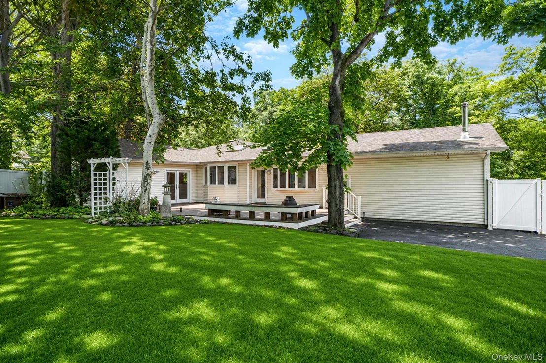 Photo of 61 Ledgewood Drive