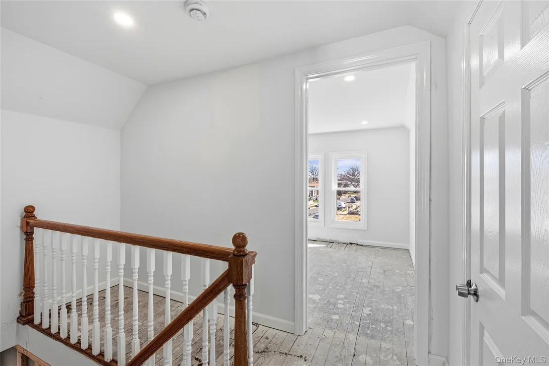 Photo of 22 Colonial Avenue