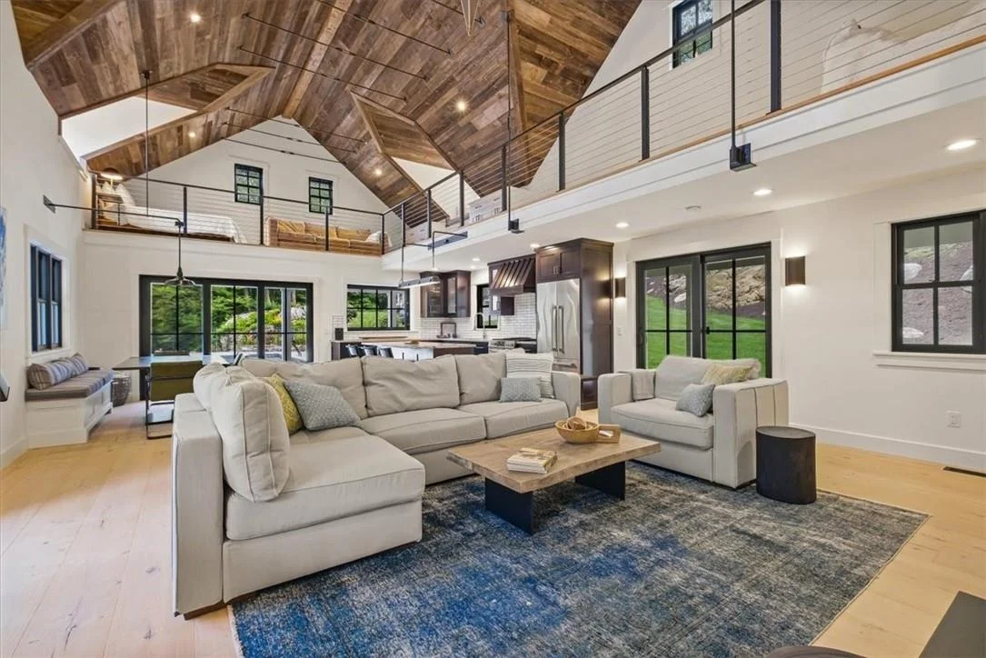 Photo of 25 Red Oak Lane