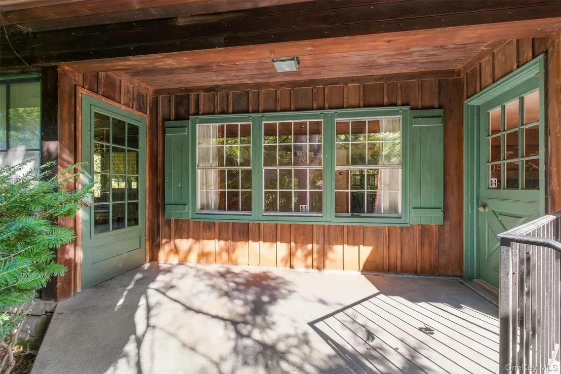 Photo of 17 Whitehouse Avenue