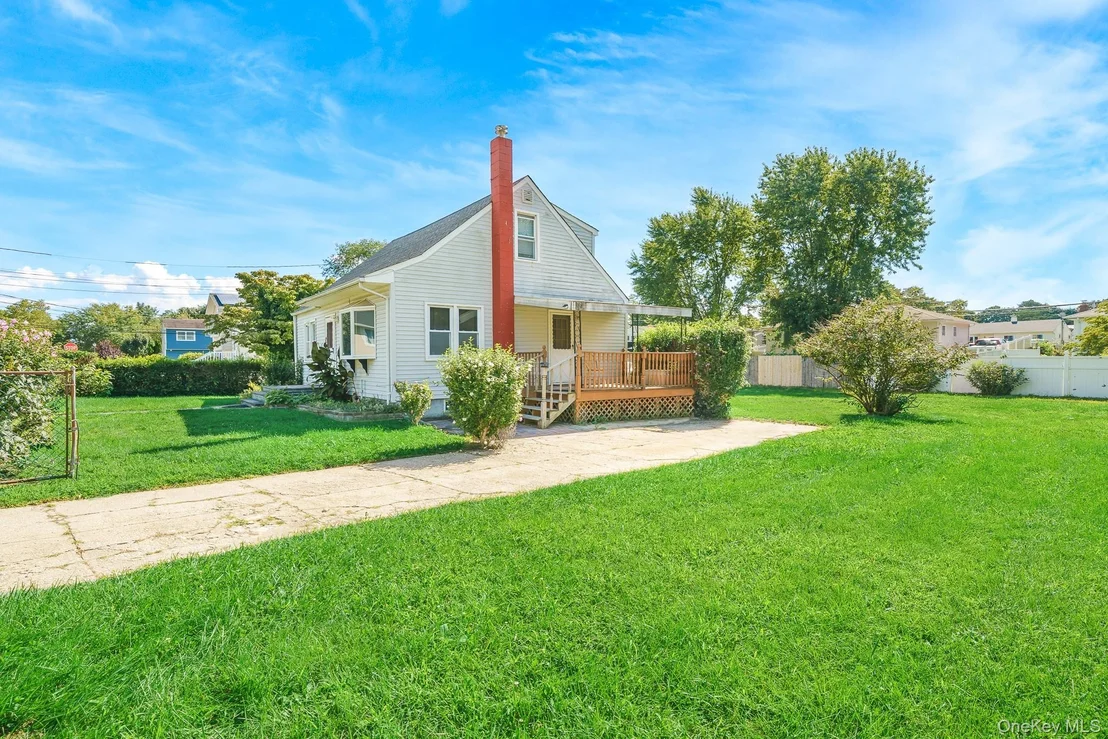 Photo of 214 Root Avenue
