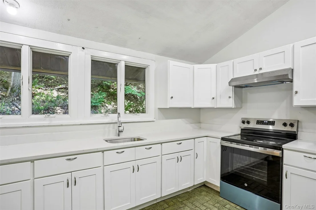 Photo of 951 Haverstraw Road