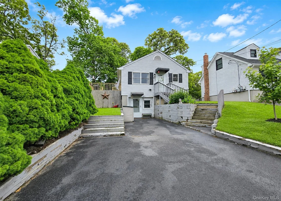 Photo of 228 Hampton Avenue