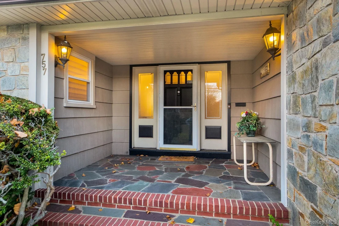Photo of 757 Bixby Drive