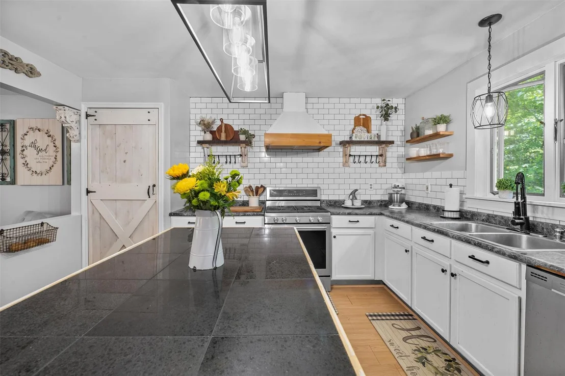 Photo of 307 Oak Lane