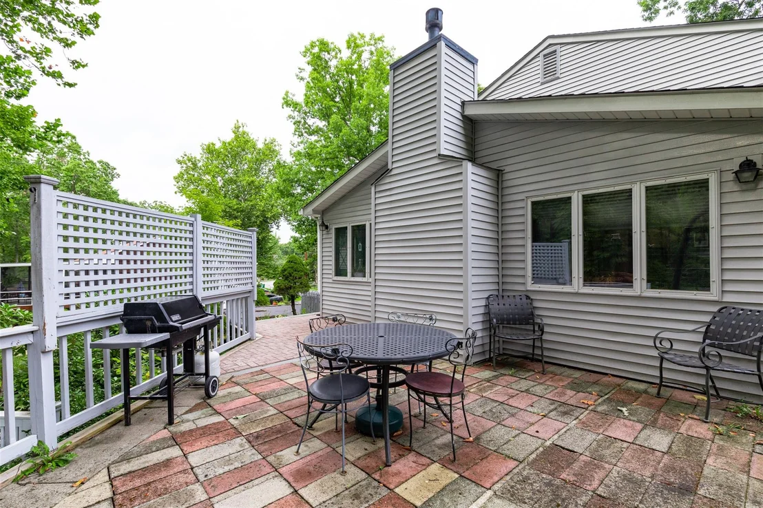 Photo of 10 Dana Place