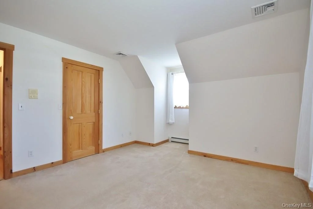 Photo of 138 Round Hill Road