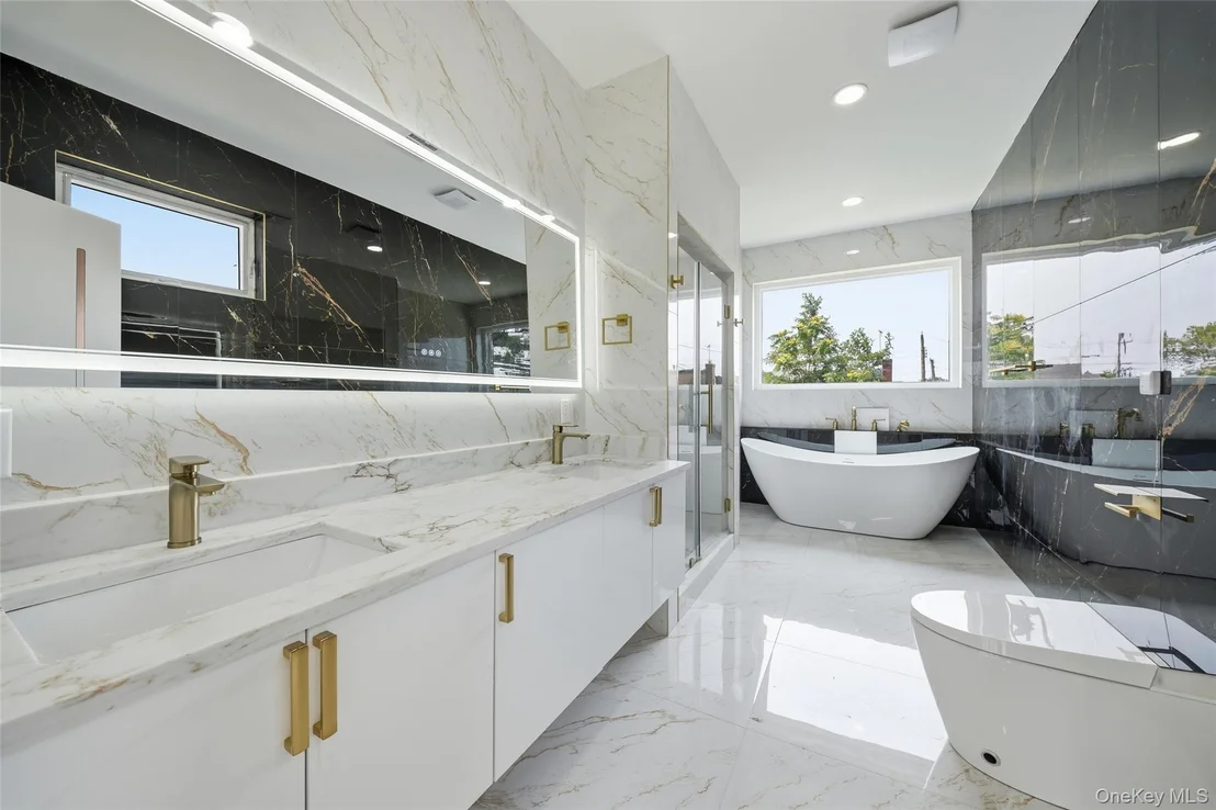 Photo of 387 Sherbourne Road