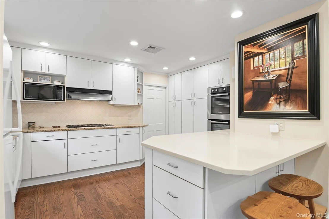 Photo of 1276 Ridge Road