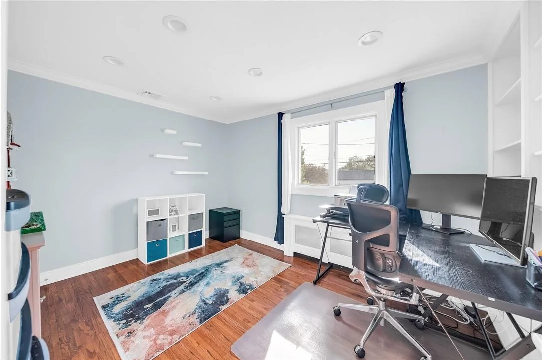 Photo of 75 East Drive