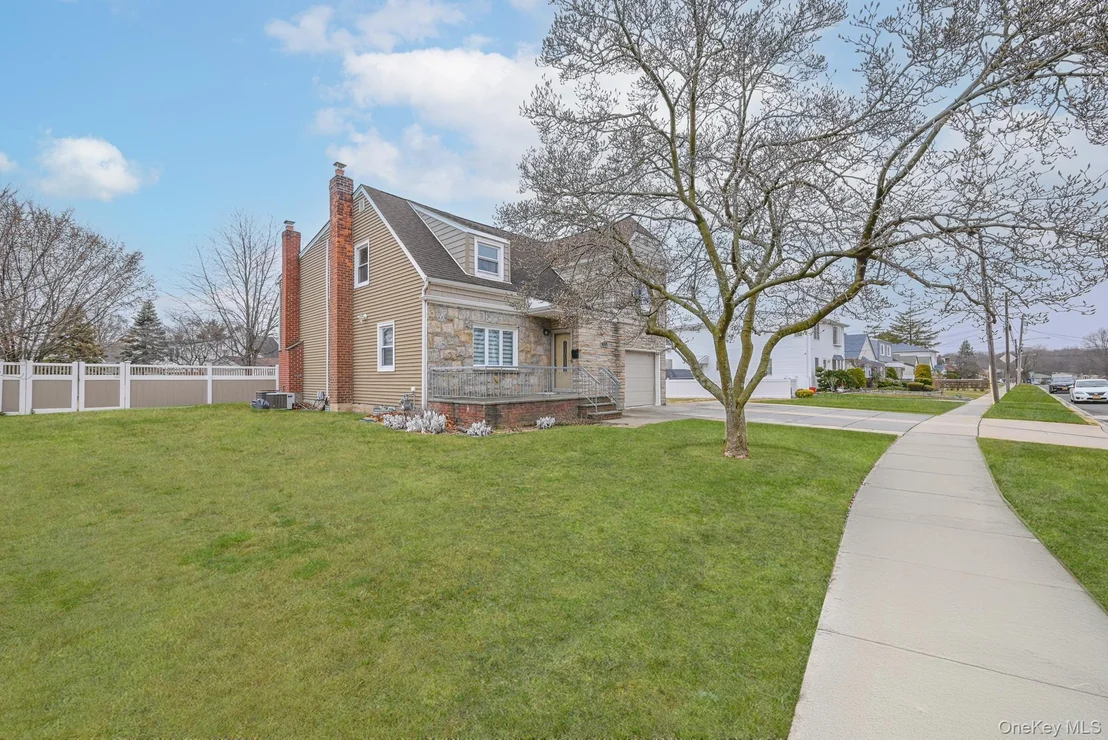 Photo of 100 Morris Parkway