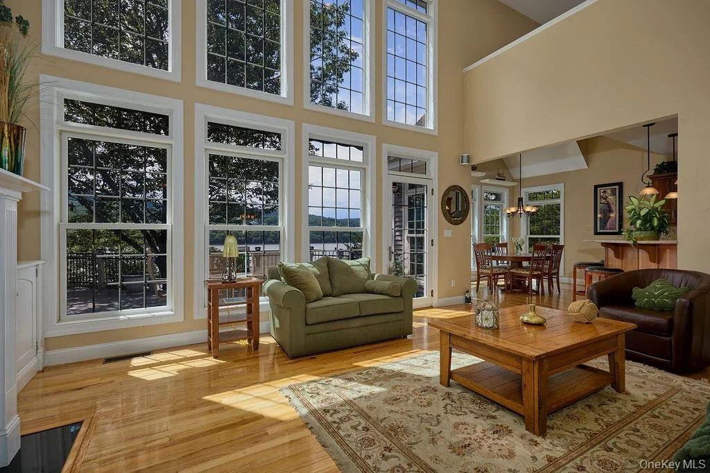 Photo of 90 River Road