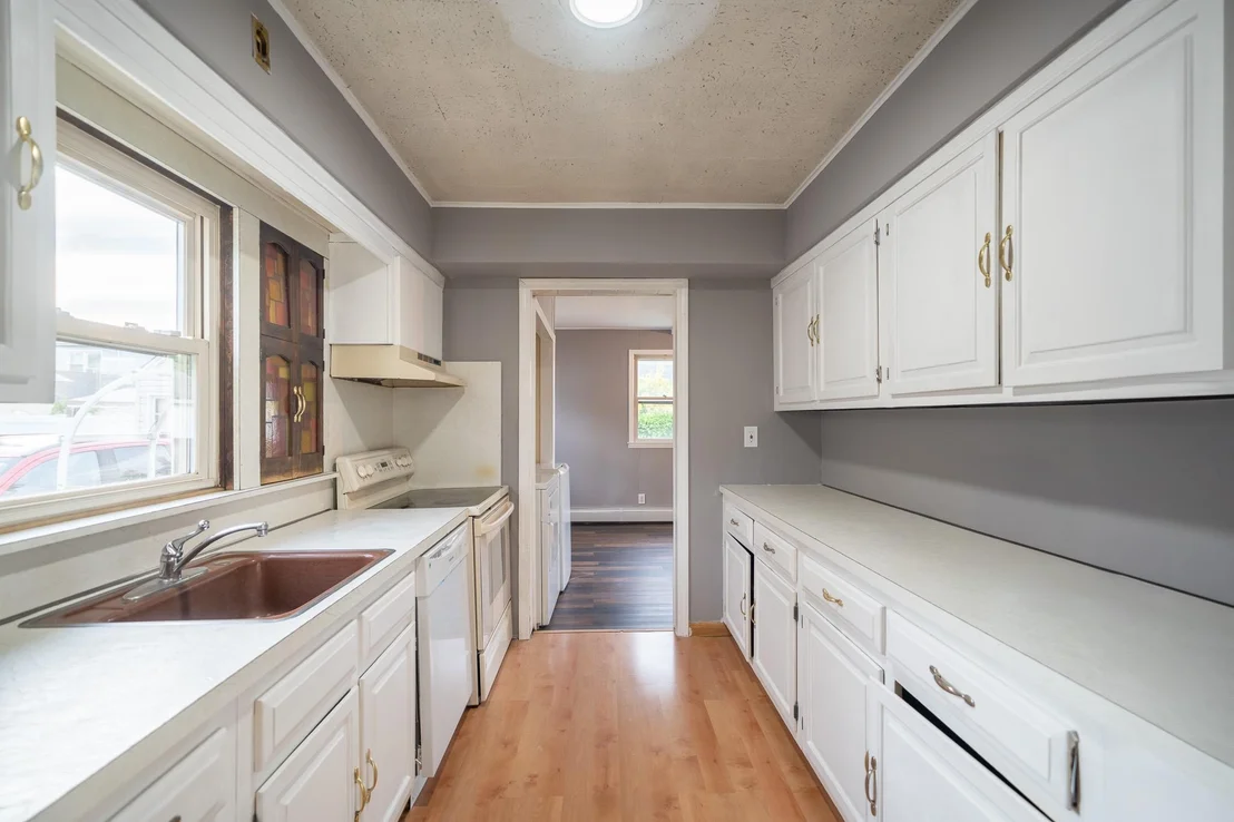 Photo of 31 PENINSULA Boulevard