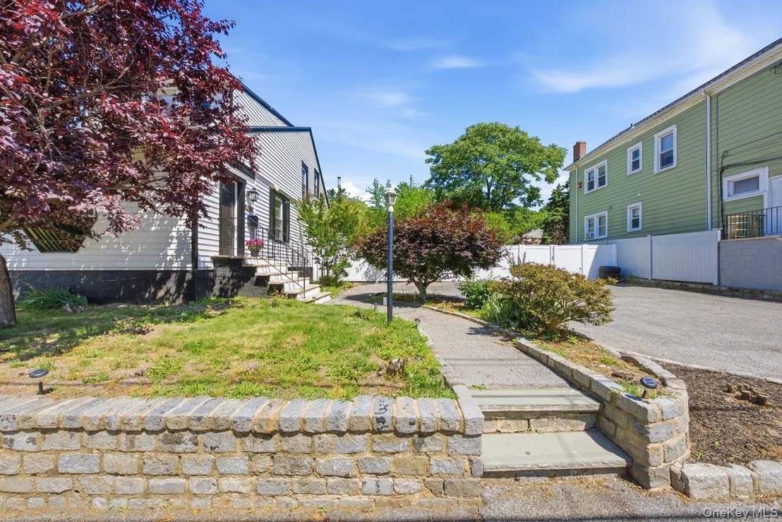 Photo of 172 Crescent Place