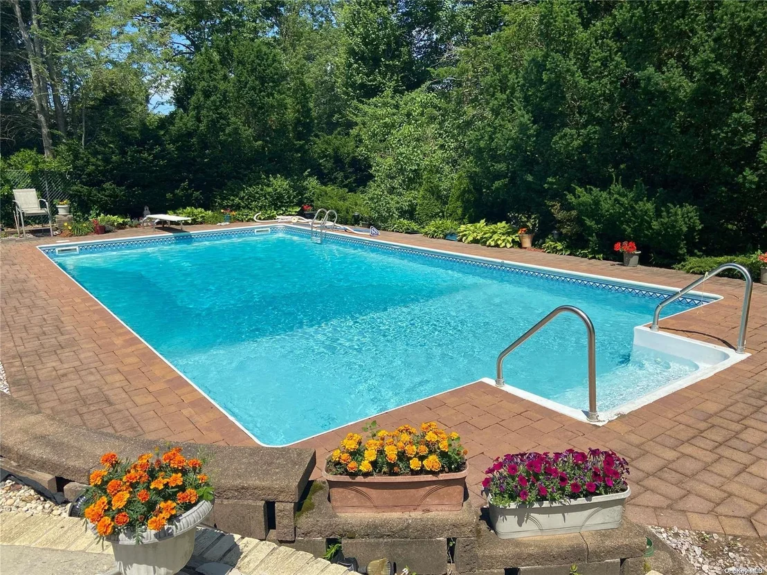 Photo of 42 Tanglewood Drive
