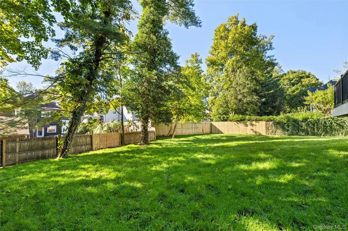 Photo of 19 Highland Park Place
