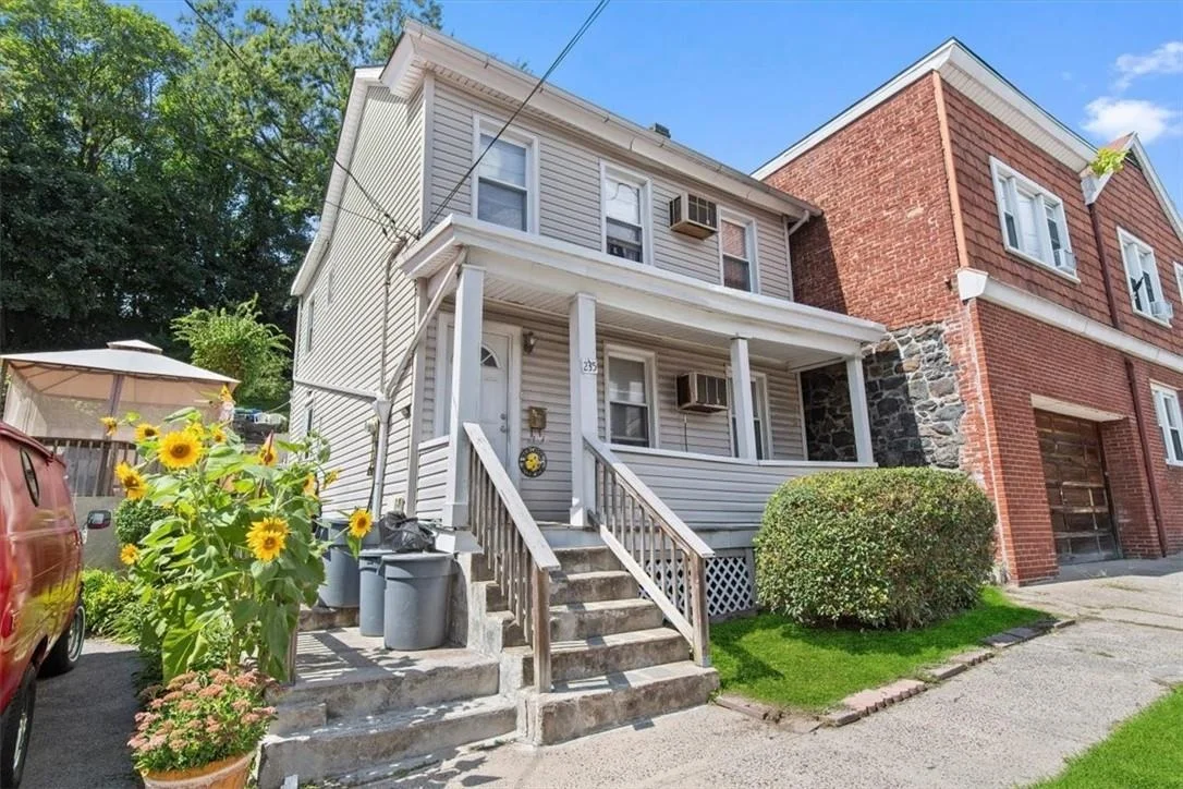 Photo of 235 Edwards Place