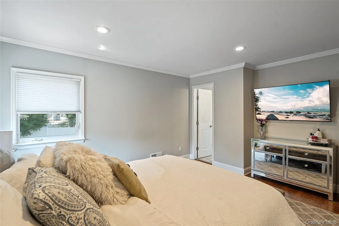 Photo of 46 Saratoga Drive