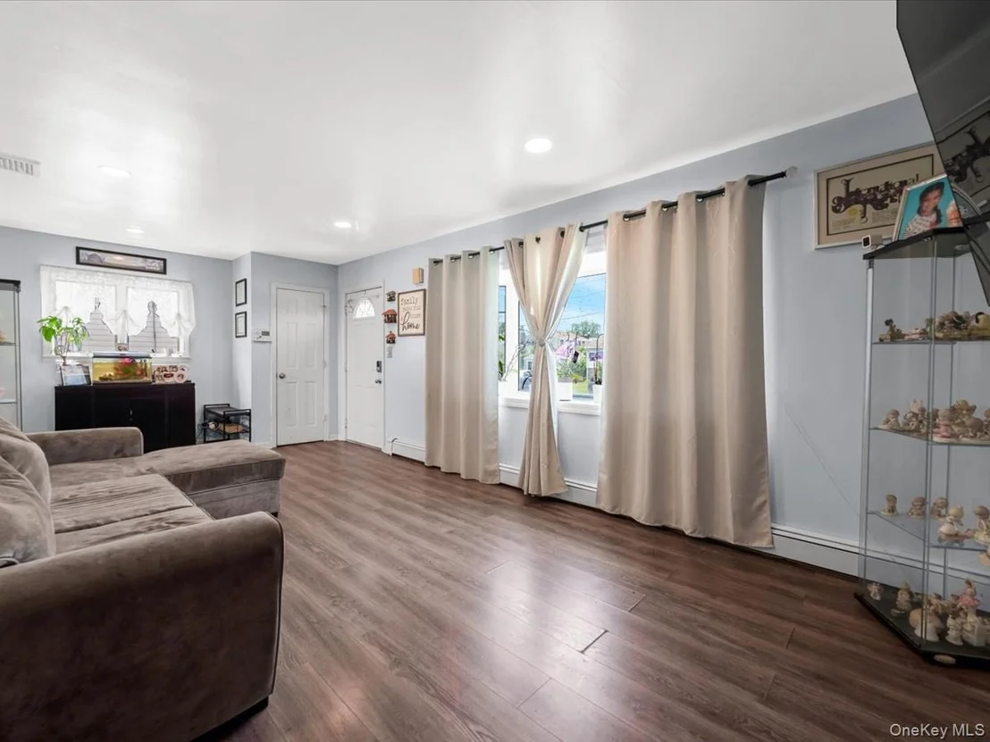 Photo of 208 N 3rd Street
