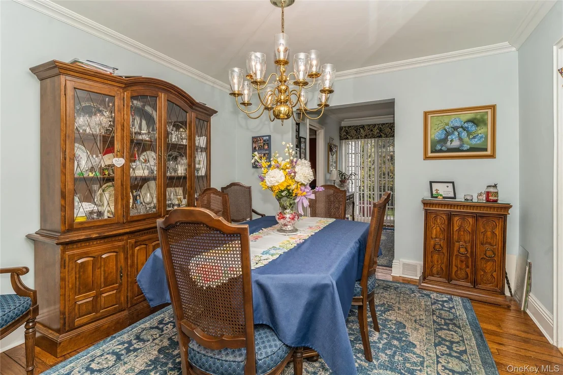 Photo of 35 Roydon Drive N