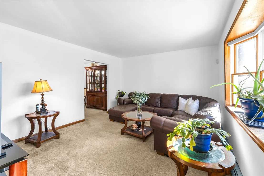 Photo of 33 Ireland Drive