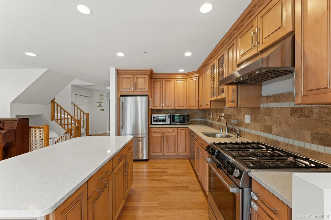 Photo of 611 Pondside Drive