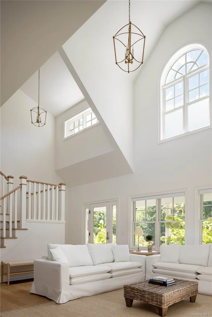 Photo of 860 Hillcrest Drive
