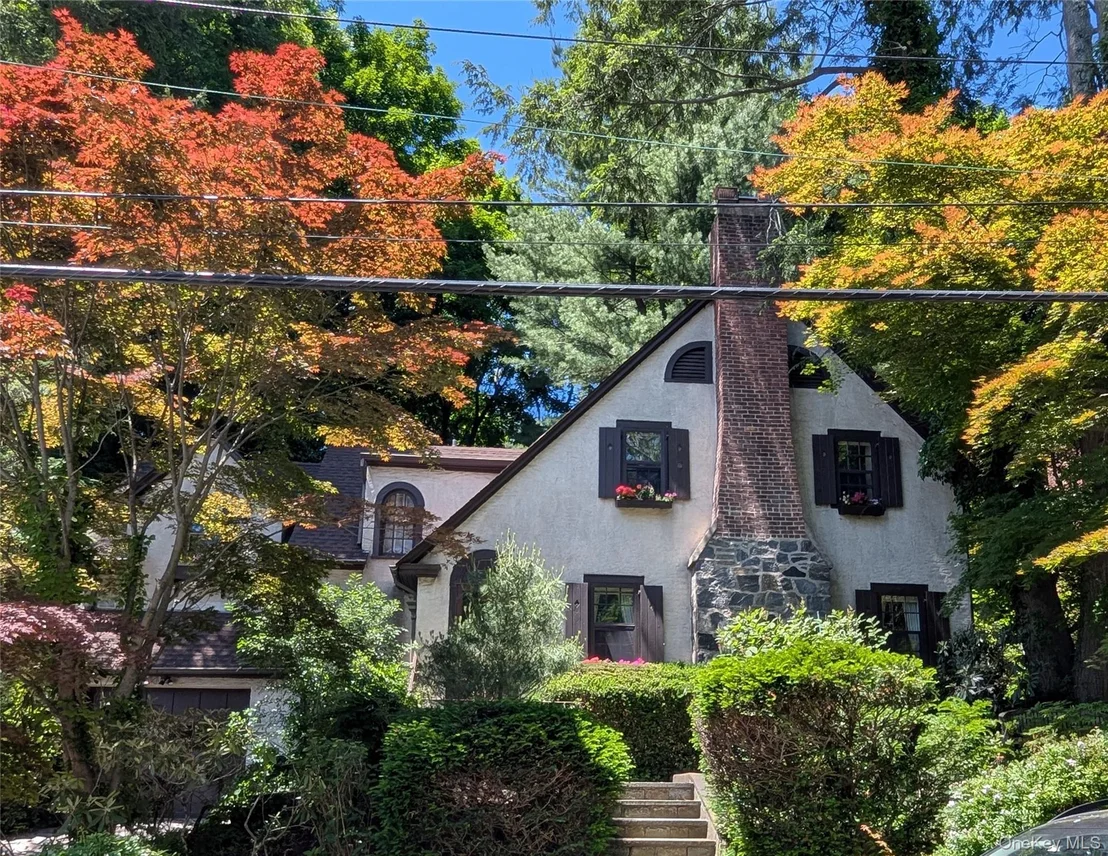 Photo of 77 Edgemont Road