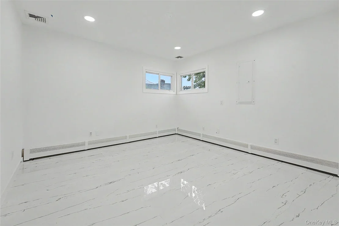 Photo of 6 Regal Lane