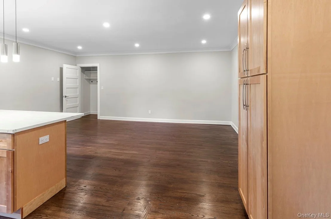 Photo of Unit 3D at 1133 Midland Avenue