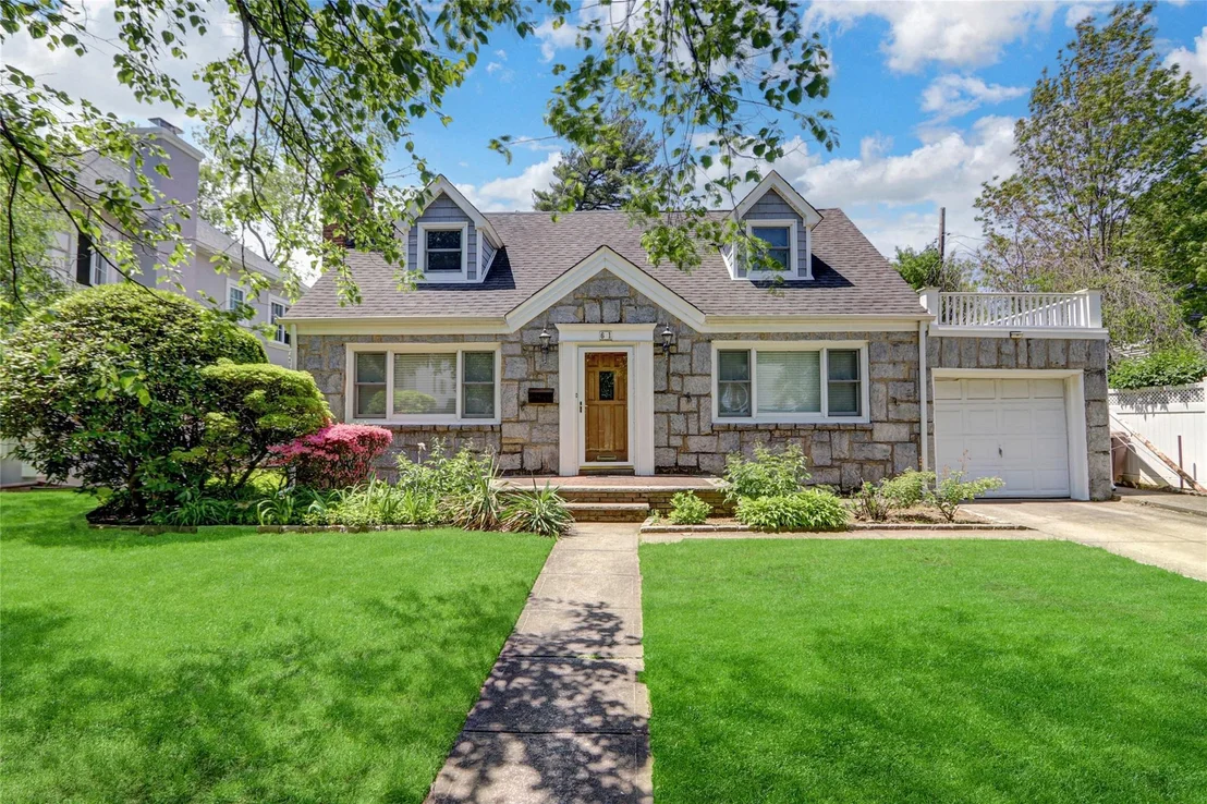 Photo of 61 Maple Drive