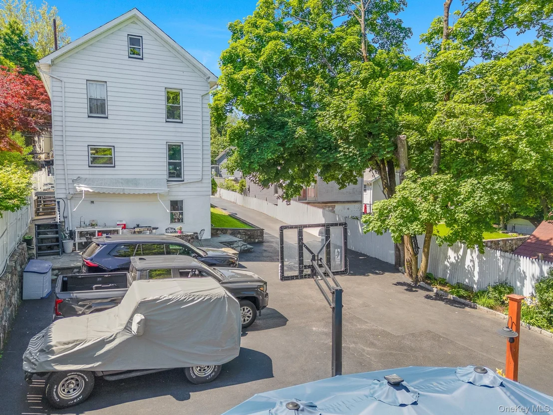 Photo of 119 Croton Avenue