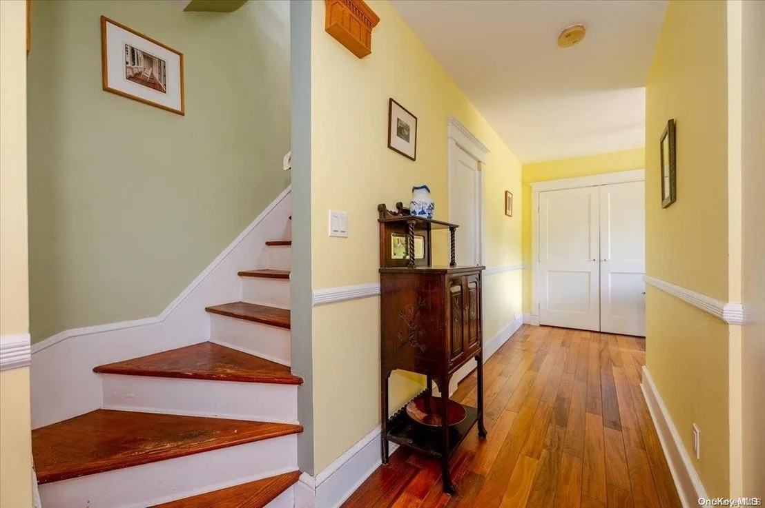 Photo of 238 Bay Avenue