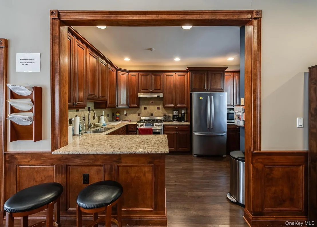 Photo of 835 Regency Drive