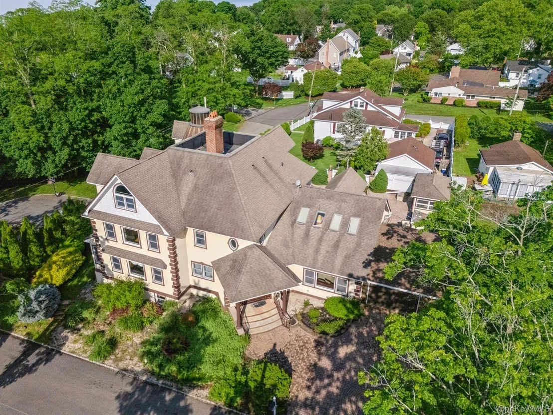 Photo of 80 Soundview Drive