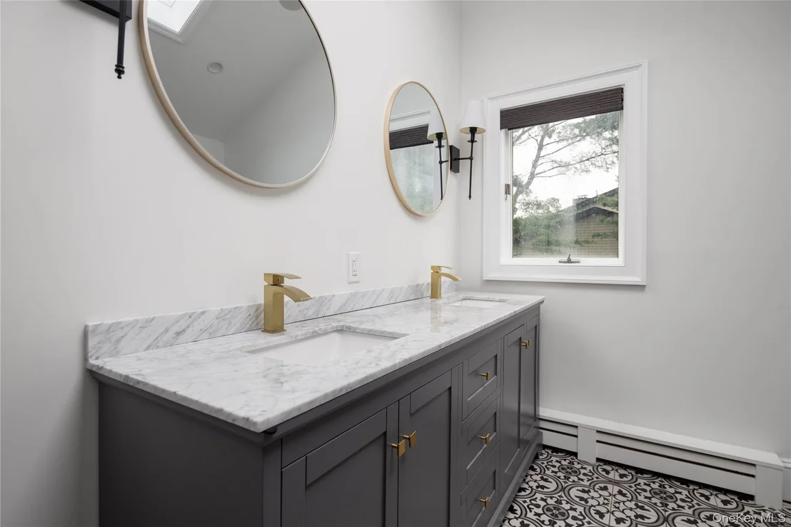 Photo of 37 Soundview Drive